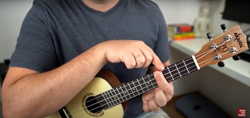 como fazer pestana no ukulele